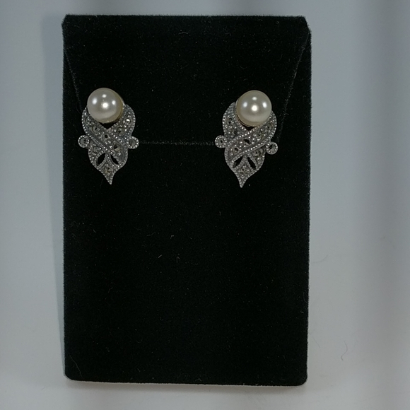 ๐จ๐ฆ 1997 Marcasite Sterling Glass Pearl - Picture 1 of 4